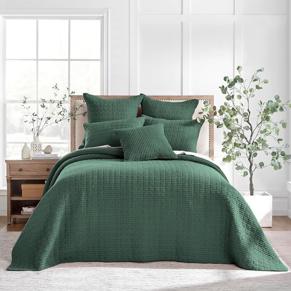 NWOT- Levtex Home Mills Waffle King Bedspread Set w 2 Pillow Shams